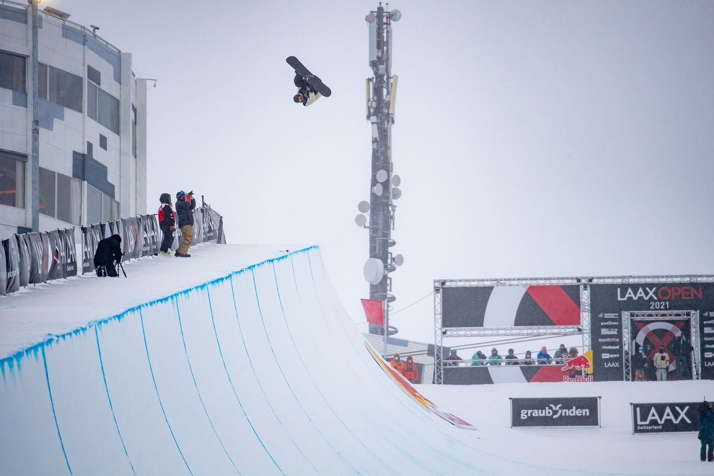 David Hablützel in der Halfpipe am Laax Open